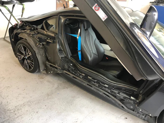 Carrosserie während der Reparatur